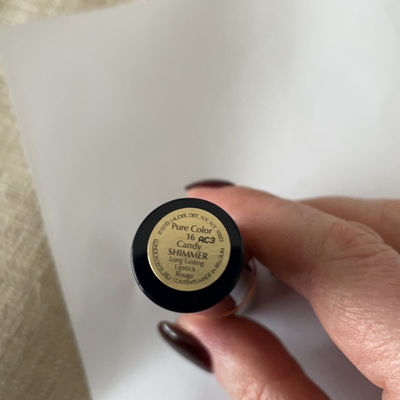 Lipstick - Picture 3 of 4